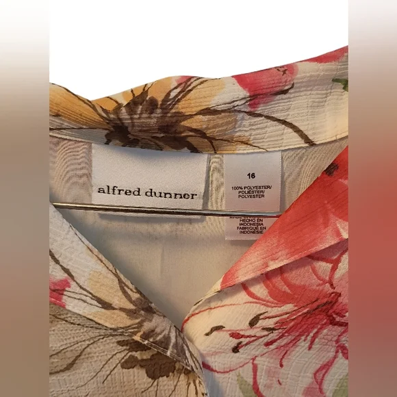 Alfred Dunner Short Sleeve Floral Shirt Size 16 - Picture 2 of 3
